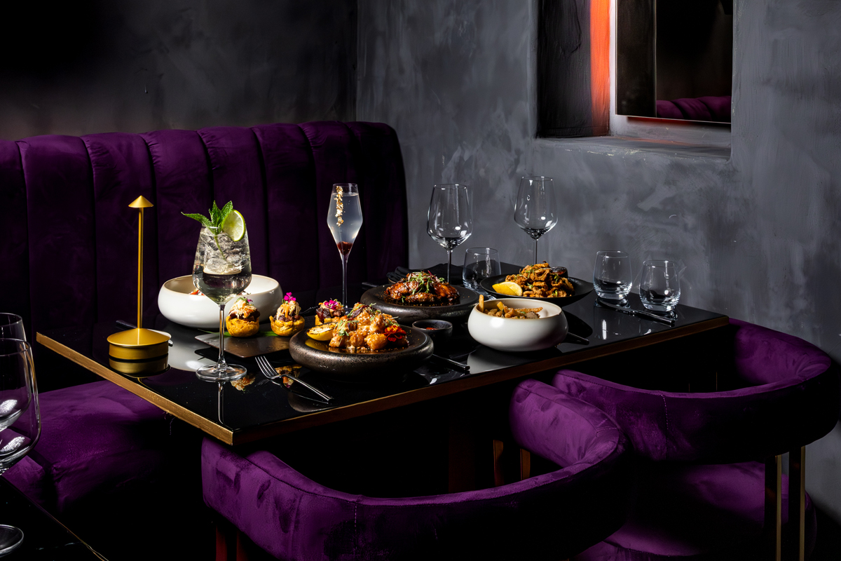 Signature cocktail experience at VIBE'Z Miami