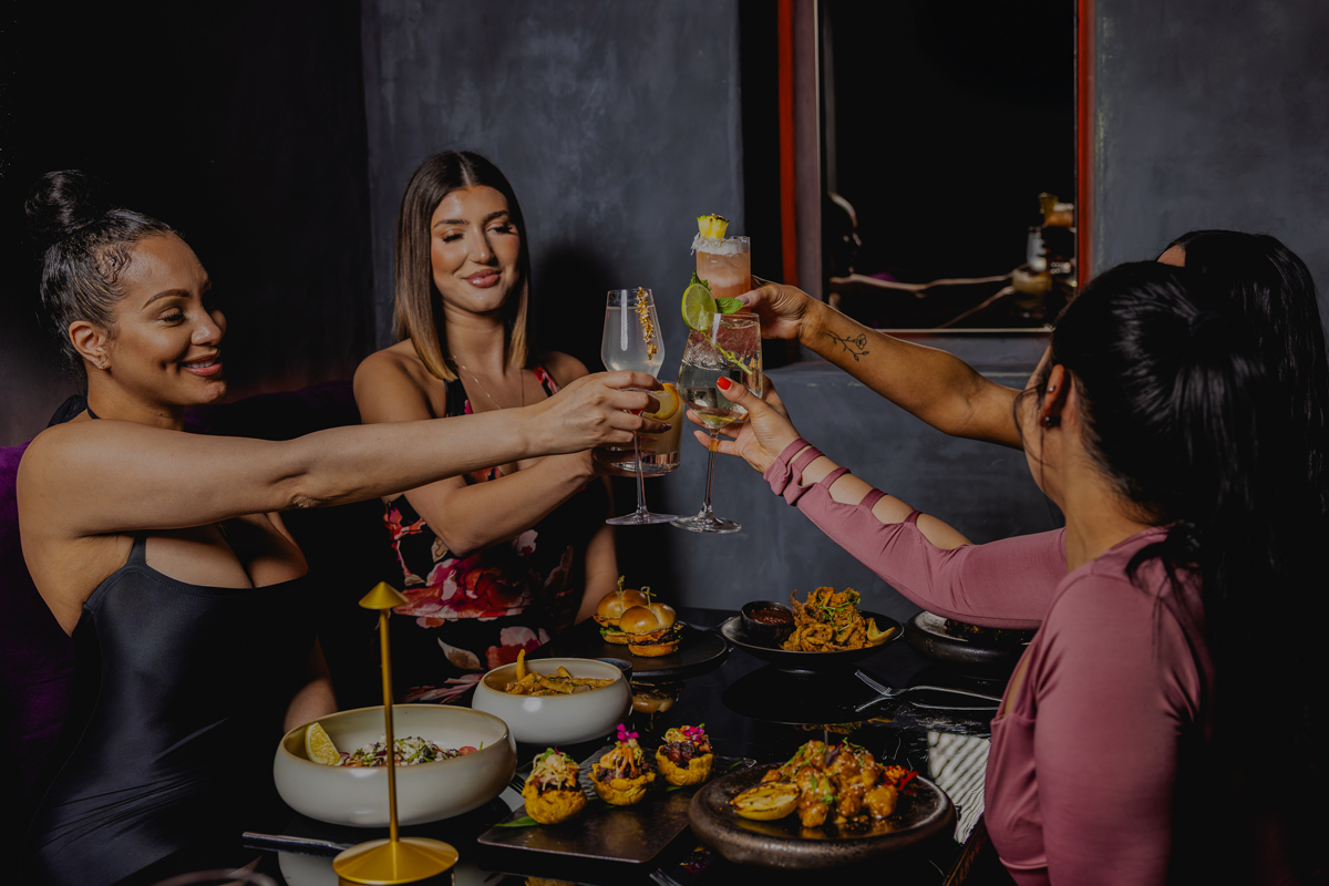 Signature cocktail experience at VIBE'Z Miami